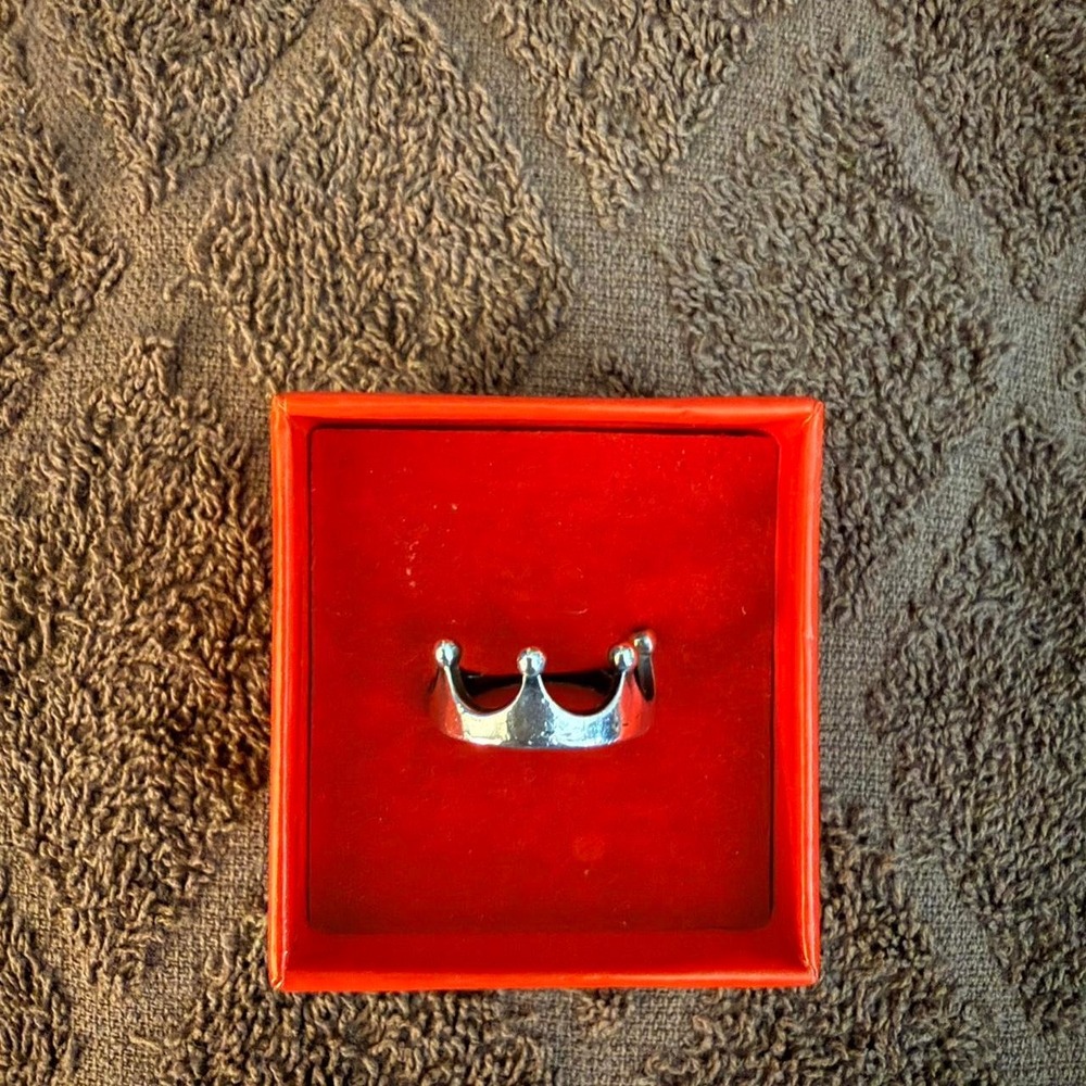 Authentic James Avery Crown Ring